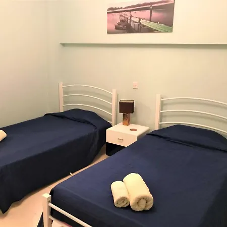 Sunshine Apartment-fokeon דירה